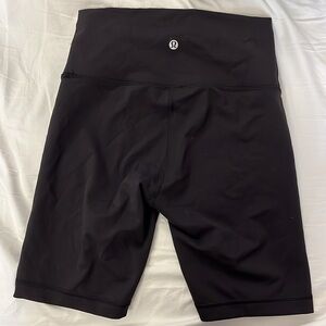 Wunder Train High-Rise Short 8”